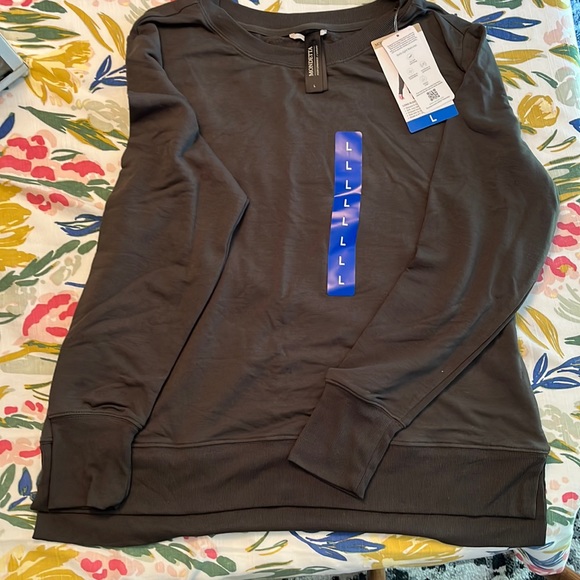 Mondetta Tops - Very soft sweatshirt NWT